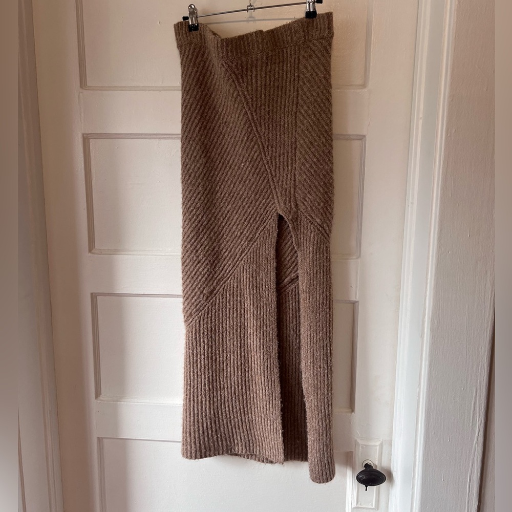 NICHOLAS ($220 retail) Tan Wool Blend Sweater Skirt size large - Picture 2 of 5